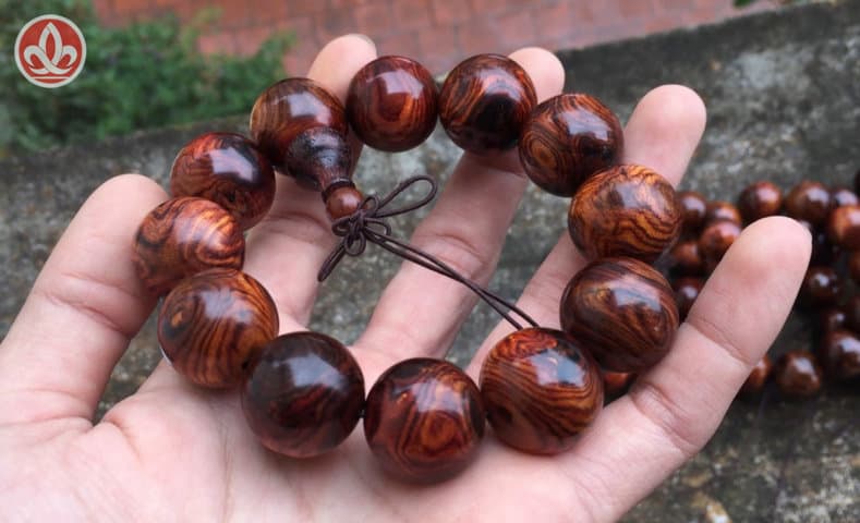 Vòng đeo tay gỗ vân đẹp